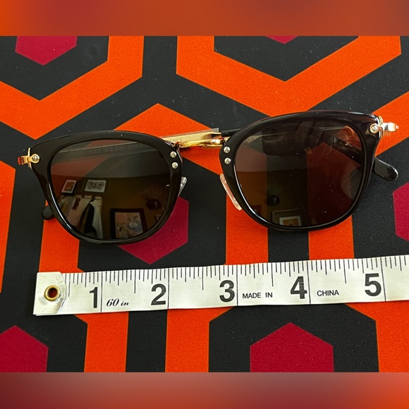 DIFF Rue Sunglasses - Picture 3 of 5